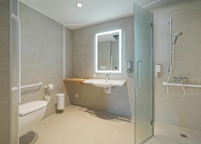 Domaine De L'ambassadeur Hotel Léglise