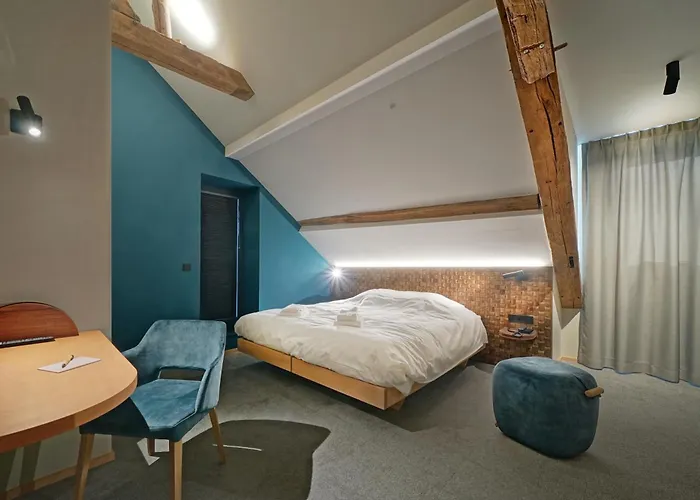 Domaine De L'ambassadeur * Léglise